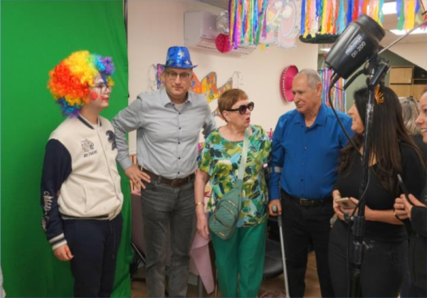 מתנדבי ליונס גור אריה במרכז תעסוקתי שיקומי בגבעתיים